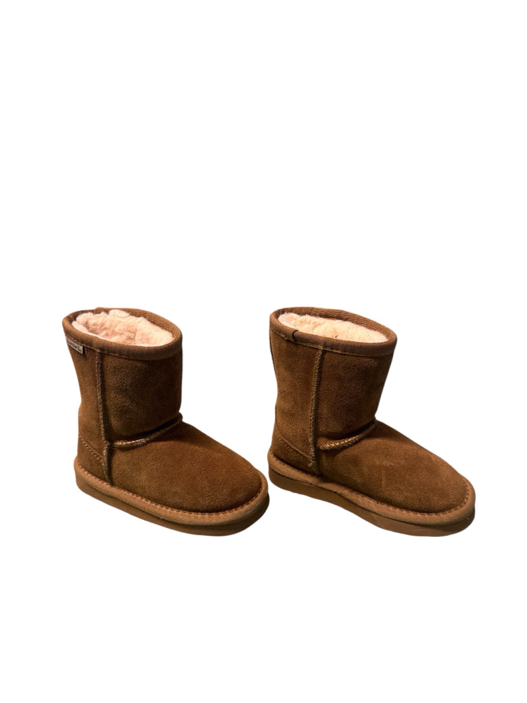 Size 8 Bearpaw Tan Slip-on Boots