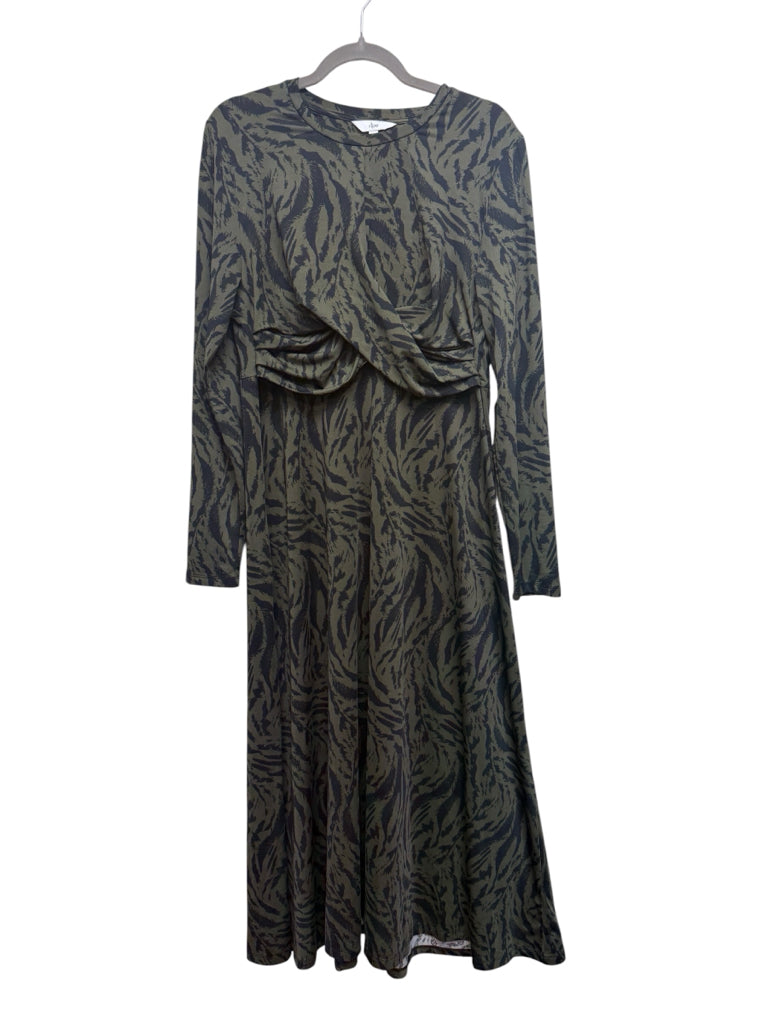 Ripe Maternity + Nursing Green Leopard Print Long-Sleeve Dress