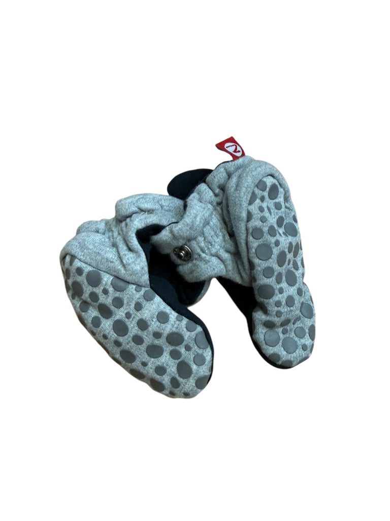 Zutano Grey Baby Booties Size 3-6 Months
