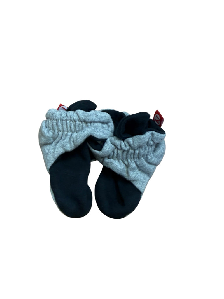 Zutano Grey Baby Booties Size 3-6 Months