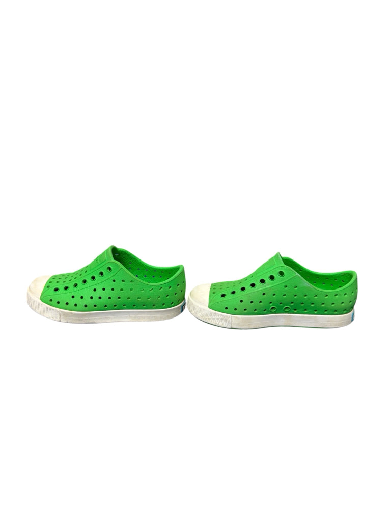10Y Native Green Sandals