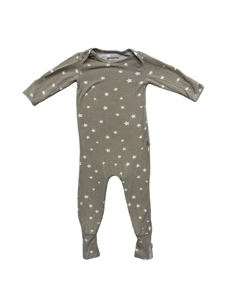Size 6-9 Months Gunamuna Beige Convertible Footie Pajamas with Stars