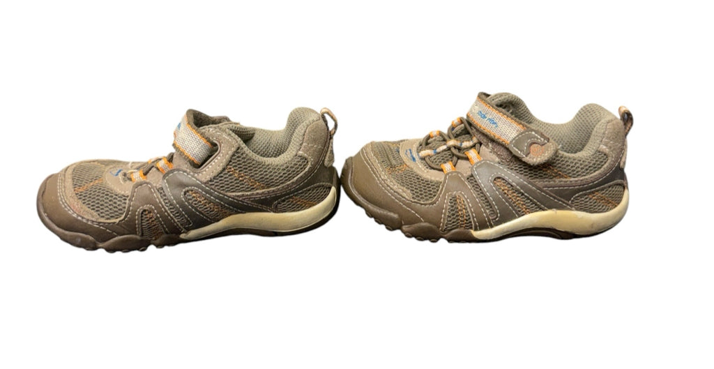 Toddler Shoe Size 7T Stride Rite Brown Sneakers